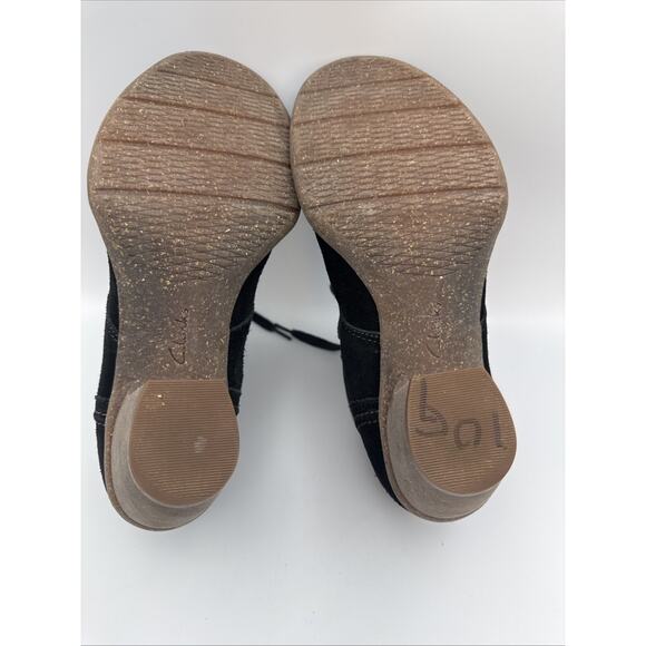 Clarks Women's Cottagecore Artisan Carleta Nubuck Ankle Bootie Sz 8 Black Suede - Picture 5 of 5